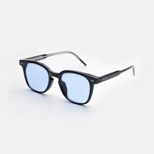 Rayban sunglasses black frame, dark green lens
